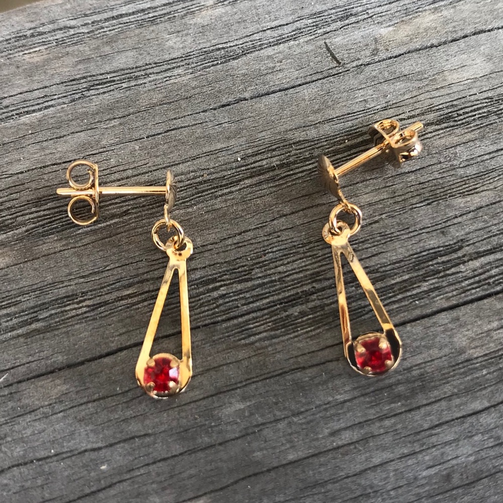 NEW ♡ Red Rhine Minimalist Earrings - Picture 1 of 5